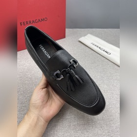Лоферы Ferragamo Gancini с пряжкой и к