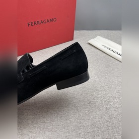 Лоферы Ferragamo Gancini с пряжкой и к