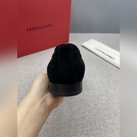 Лоферы Ferragamo Gancini с пряжкой и к