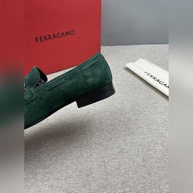 Лоферы Ferragamo Gancini с пряжкой и к