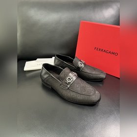 Ferragamo Premium Reseller IT Официаль