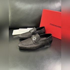 Ferragamo Premium Reseller IT Официаль