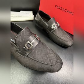 Ferragamo Premium Reseller IT Официаль