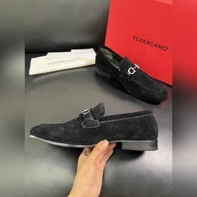 Ferragamo Premium Reseller IT Официаль