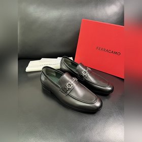 Ferragamo Premium Reseller IT Официаль