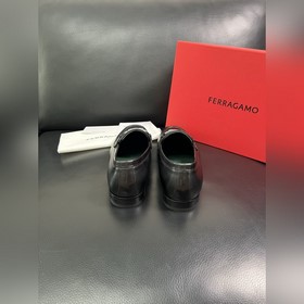 Ferragamo Premium Reseller IT Официаль