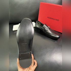 Ferragamo Premium Reseller IT Официаль