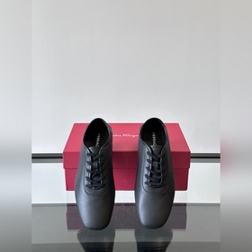 Ferragamo — новая модель мужской повсе