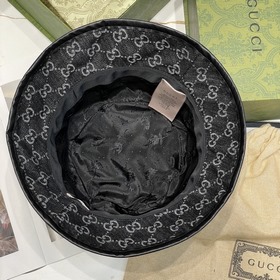 Бестселлерная рыбацкая шляпа Gucci — п