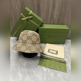 Эта рыбацкая шляпа от GU входит в нову