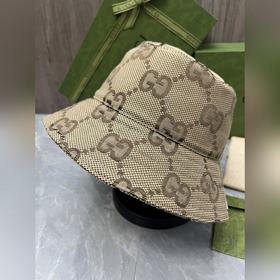 Эта рыбацкая шляпа от GU входит в нову