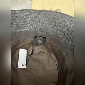 Эта рыбацкая шляпа от GU входит в нову