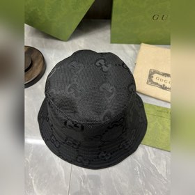 Эта рыбацкая шляпа от GU входит в нову