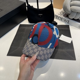 Официальный сайт GUCCI Бейсболка Новин