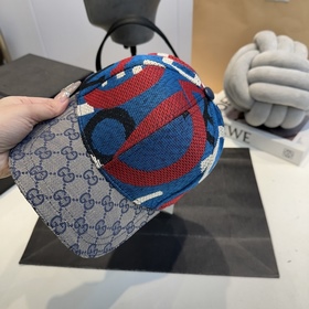 Официальный сайт GUCCI Бейсболка Новин