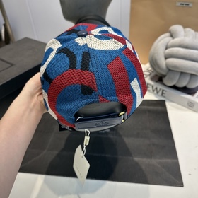 Официальный сайт GUCCI Бейсболка Новин