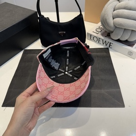 Официальный сайт GUCCI Бейсболка Новин