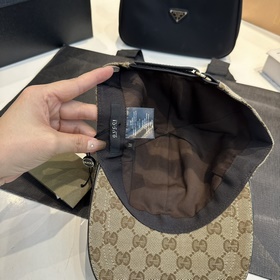 Бейсболка GUCCI  Изысканное исполне