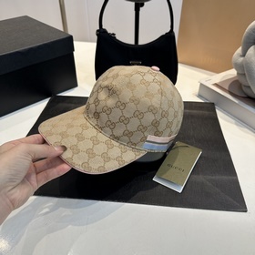 Бейсболка GUCCI  Изысканное исполне