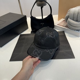 Классическая бейсболка Gucci с моногра