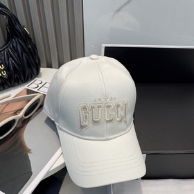 Бейсболка Gucci, теперь в продаже. Изг