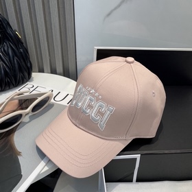 Бейсболка Gucci, теперь в продаже. Изг