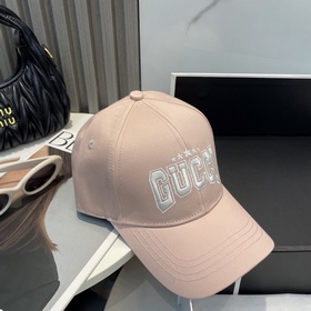 Бейсболка Gucci, теперь в продаже. Изг