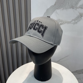 Бейсболка Gucci, теперь в продаже. Изг