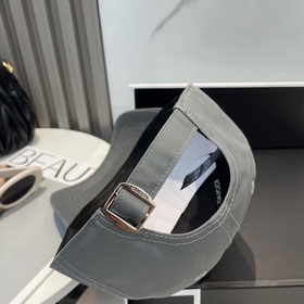 Бейсболка Gucci, теперь в продаже. Изг