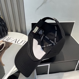 Бейсболка Gucci уже в продаже. Изготов