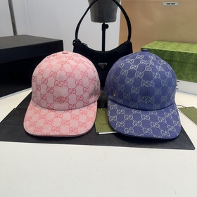 Бейсболка Gucci Знаковый мотив занимае