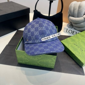 Бейсболка Gucci Знаковый мотив занимае
