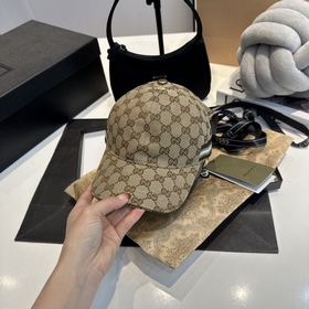 Эта модель из коллекции Gucci Lido, вд
