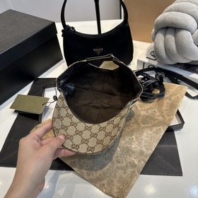 Эта модель из коллекции Gucci Lido, вд