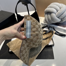 Эта модель из коллекции Gucci Lido, вд