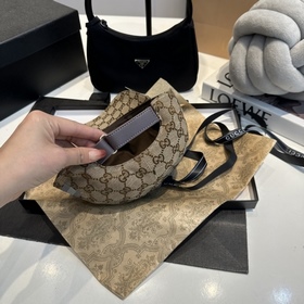 Эта модель из коллекции Gucci Lido, вд