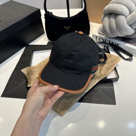 Эта модель из коллекции Gucci Lido, вд