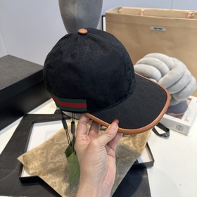 Эта модель из коллекции Gucci Lido, вд