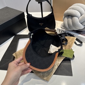 Эта модель из коллекции Gucci Lido, вд