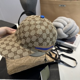 Эта модель из коллекции Gucci Lido, вд