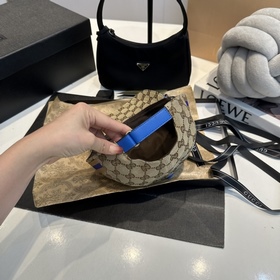 Эта модель из коллекции Gucci Lido, вд