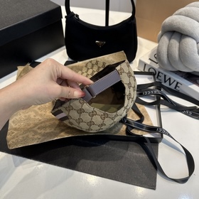 Эта модель из коллекции Gucci Lido, вд