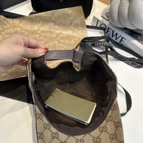 Эта модель из коллекции Gucci Lido, вд