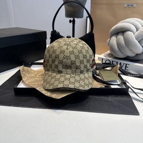 Эта модель из коллекции Gucci Lido, вд