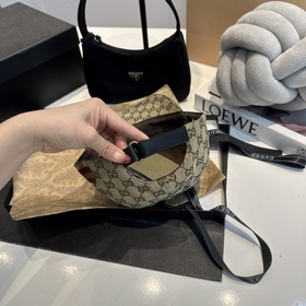 Эта модель из коллекции Gucci Lido, вд