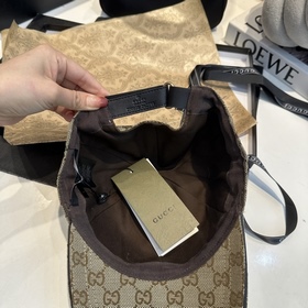 Эта модель из коллекции Gucci Lido, вд