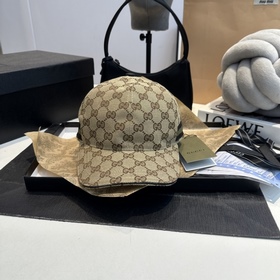 Эта модель из коллекции Gucci Lido, вд