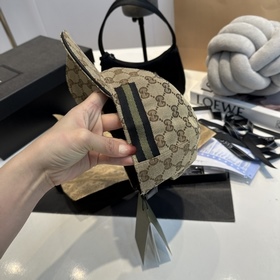 Эта модель из коллекции Gucci Lido, вд