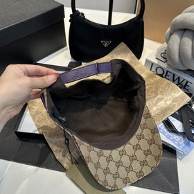 Эта модель из коллекции Gucci Lido, вд
