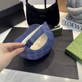 Бейсболка Gucci Знаковый мотив занимае